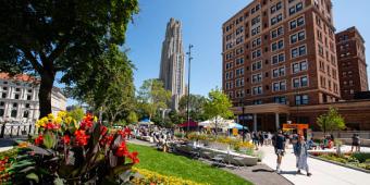 Farmers Market outside of the william pitt union